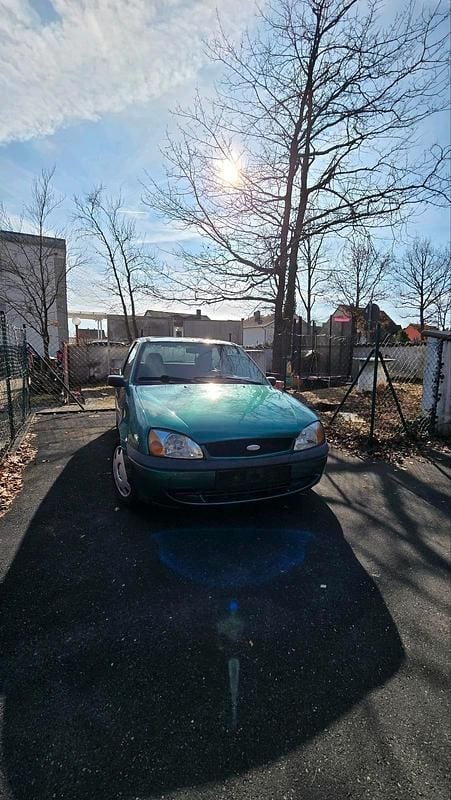 Gebraucht Ford Fiesta 60 PS (44 kW) 2001 Grün Kleinwagen