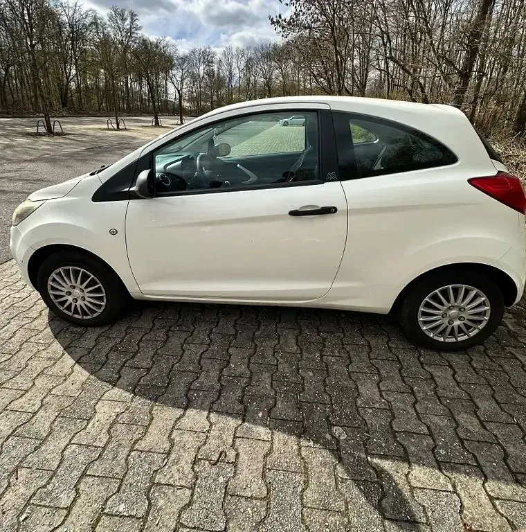 Gebraucht Ford Ka Trend 69 PS (50 kW) 2009 Weiß Kleinwagen