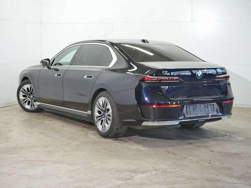 Gebraucht BMW i7 400 kW (544 PS) 2025 Carbonschwarz met. Limousine
