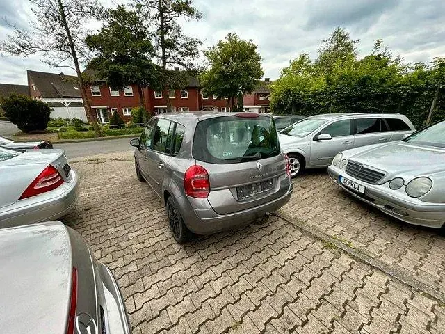 Używany Renault Modus 86 KM (63 kW) 2009 Brązowy Minivan