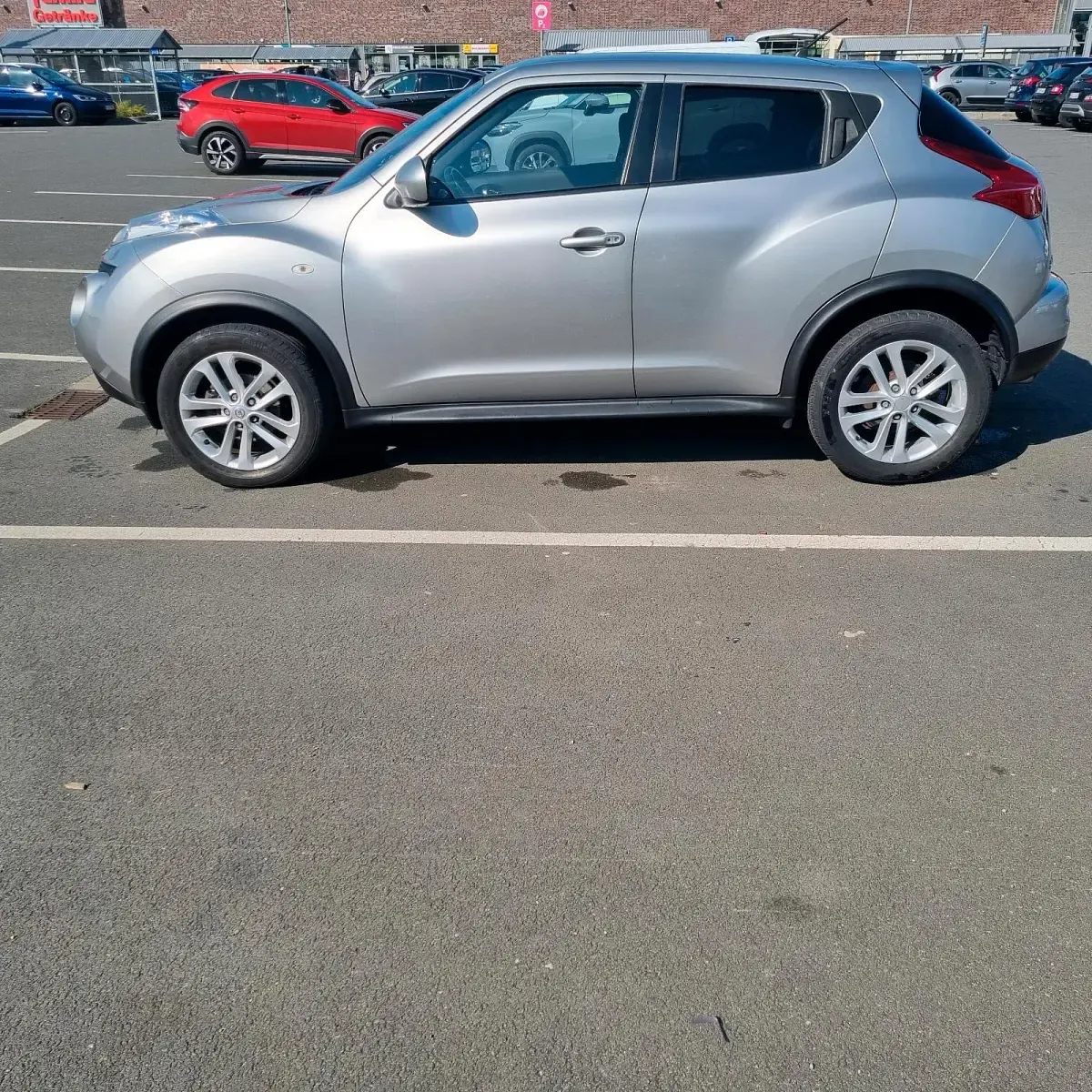 Gebraucht Nissan Juke 116 PS (85 kW) 2011 Silber SUV