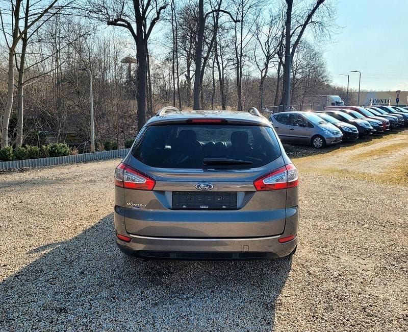 Gebraucht Ford Mondeo Titanium 145 PS (106 kW) 2010 Braun Kombi