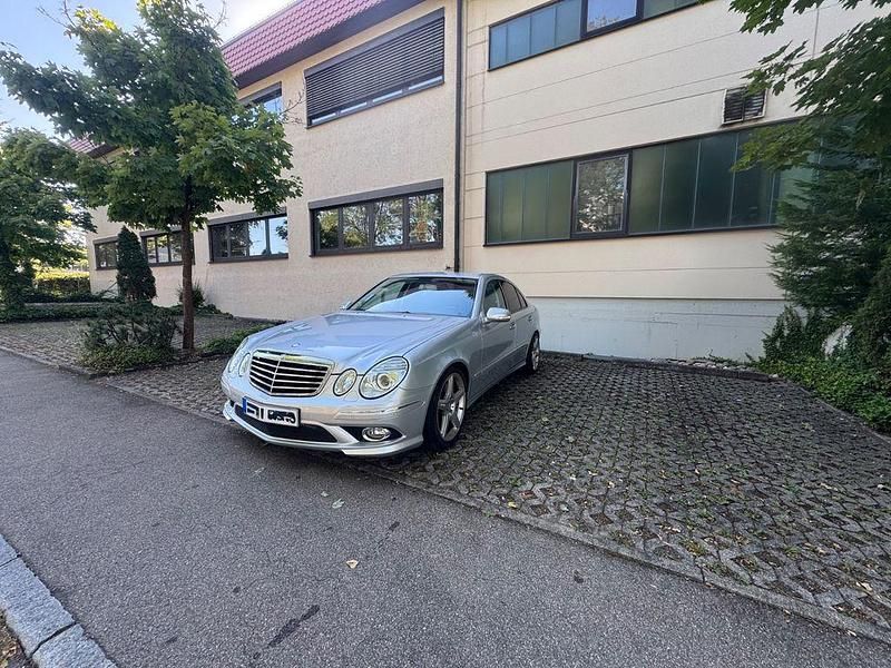 Silber Gebraucht 2008 Mercedes E350 Avantgarde Limousine | 13.000 € (Fairer Preis) - Bild 1/4
