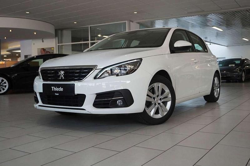 Gebraucht Peugeot 308 Active 149 PS (109 kW) 2021 Blanc banquise Limousine