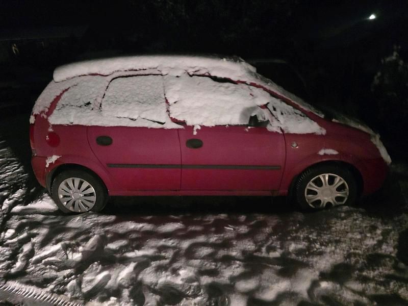 Rot Gebraucht 2003 Opel Meriva Van / Kleinbus | 1.150 € (Fairer Preis) - Bild 1/4