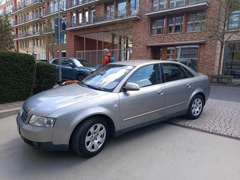 Gebraucht Audi A4 131 PS (96 kW) 2002 Silber Limousine