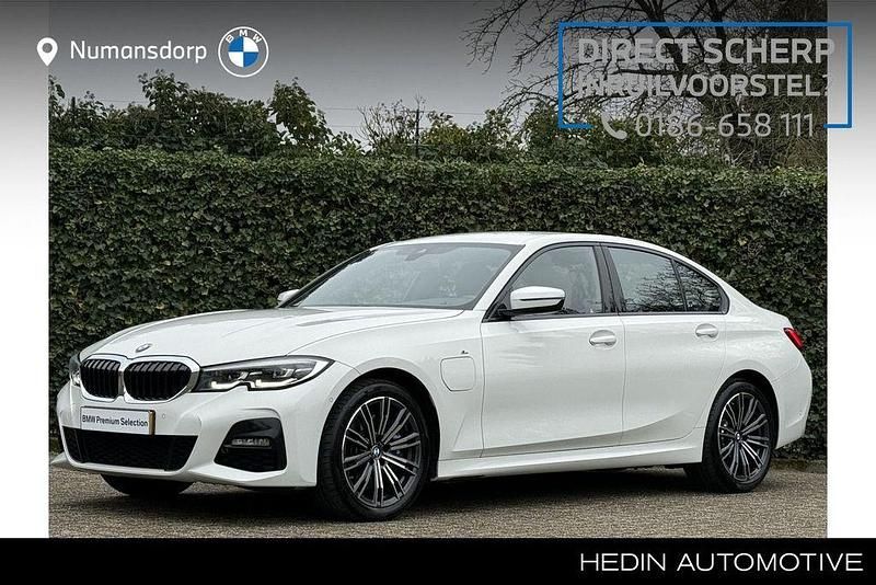 Gebraucht BMW 330e Sport Line 2020 Weiß Limousine