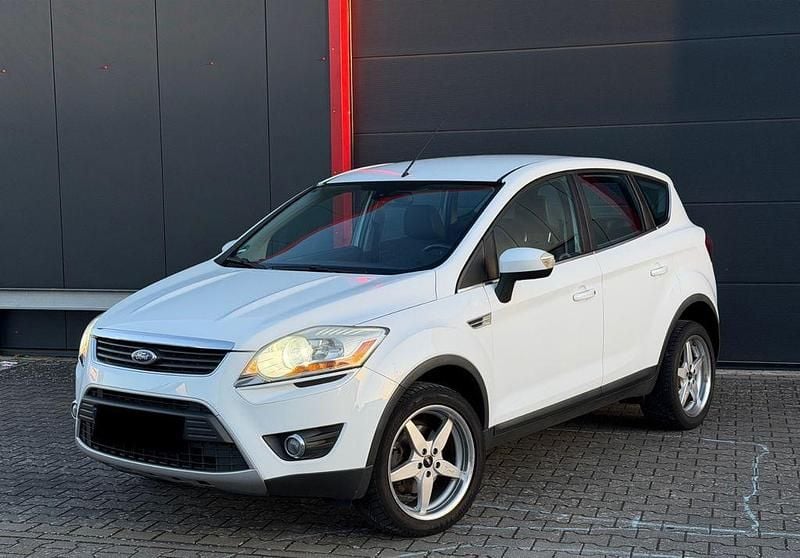 Gebraucht Ford Kuga Titanium 136 PS (100 kW) 2009 Weiß SUV