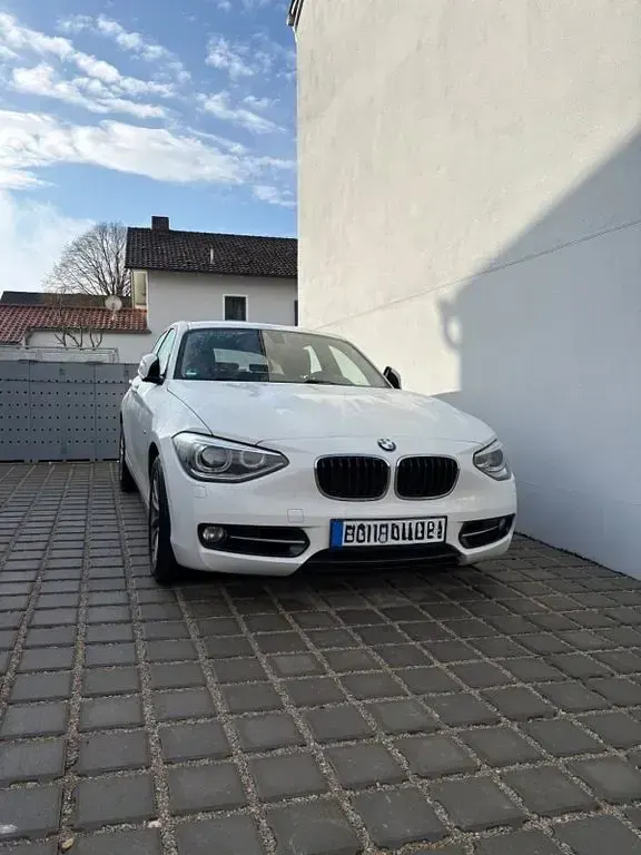 Gebraucht BMW 118 Sport Line 170 PS (125 kW) 2013 Weiß Kleinwagen