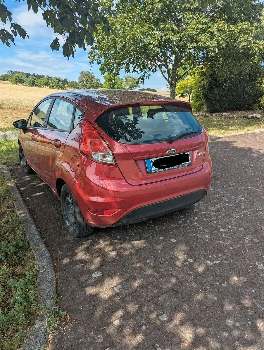 Gebraucht Ford Fiesta SYNC Edition 82 PS (60 kW) 2015 Rot Kleinwagen
