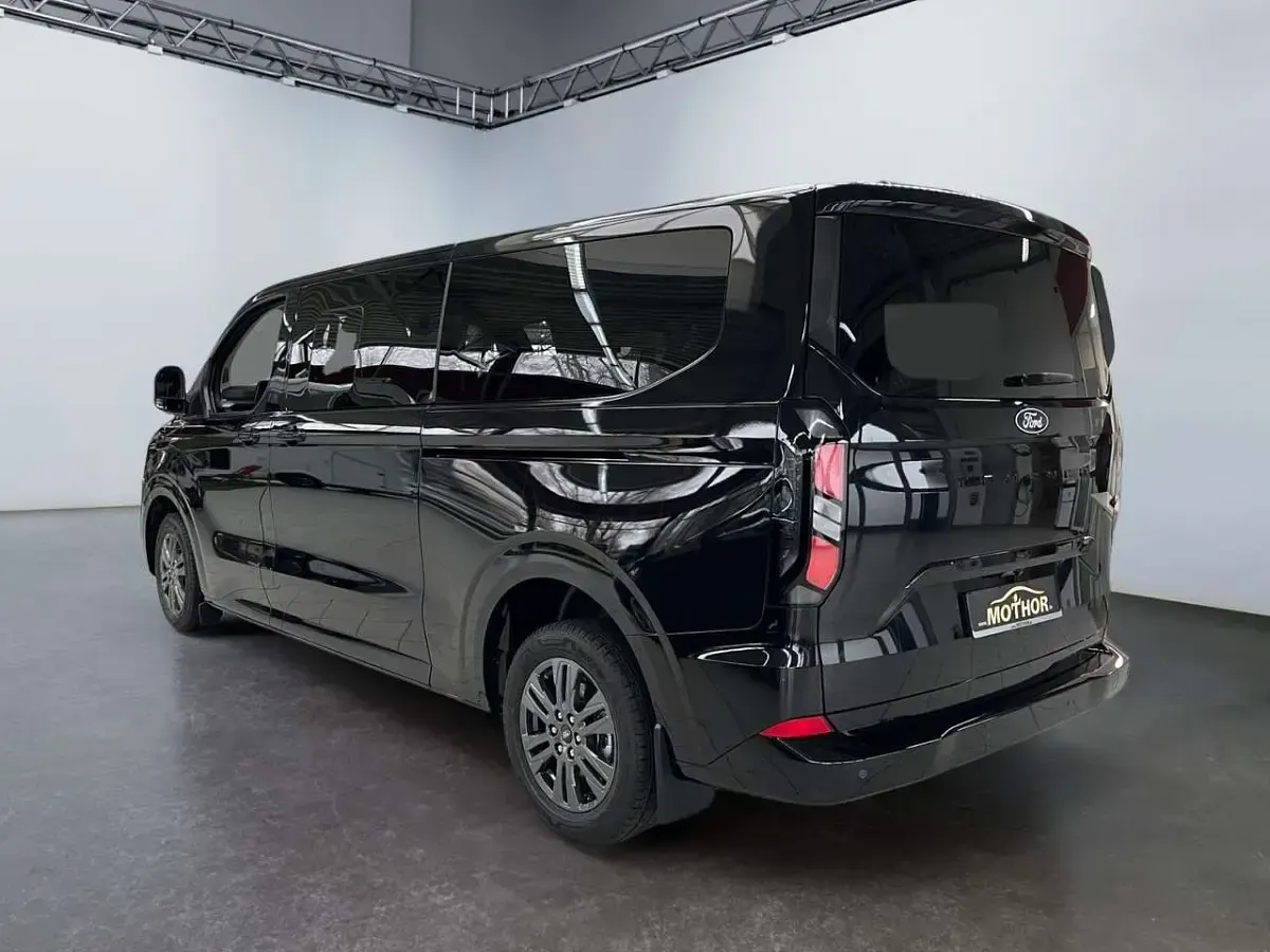 Neu Ford Tourneo Custom Titanium 170 PS (125 kW) 2026 Schwarz Van