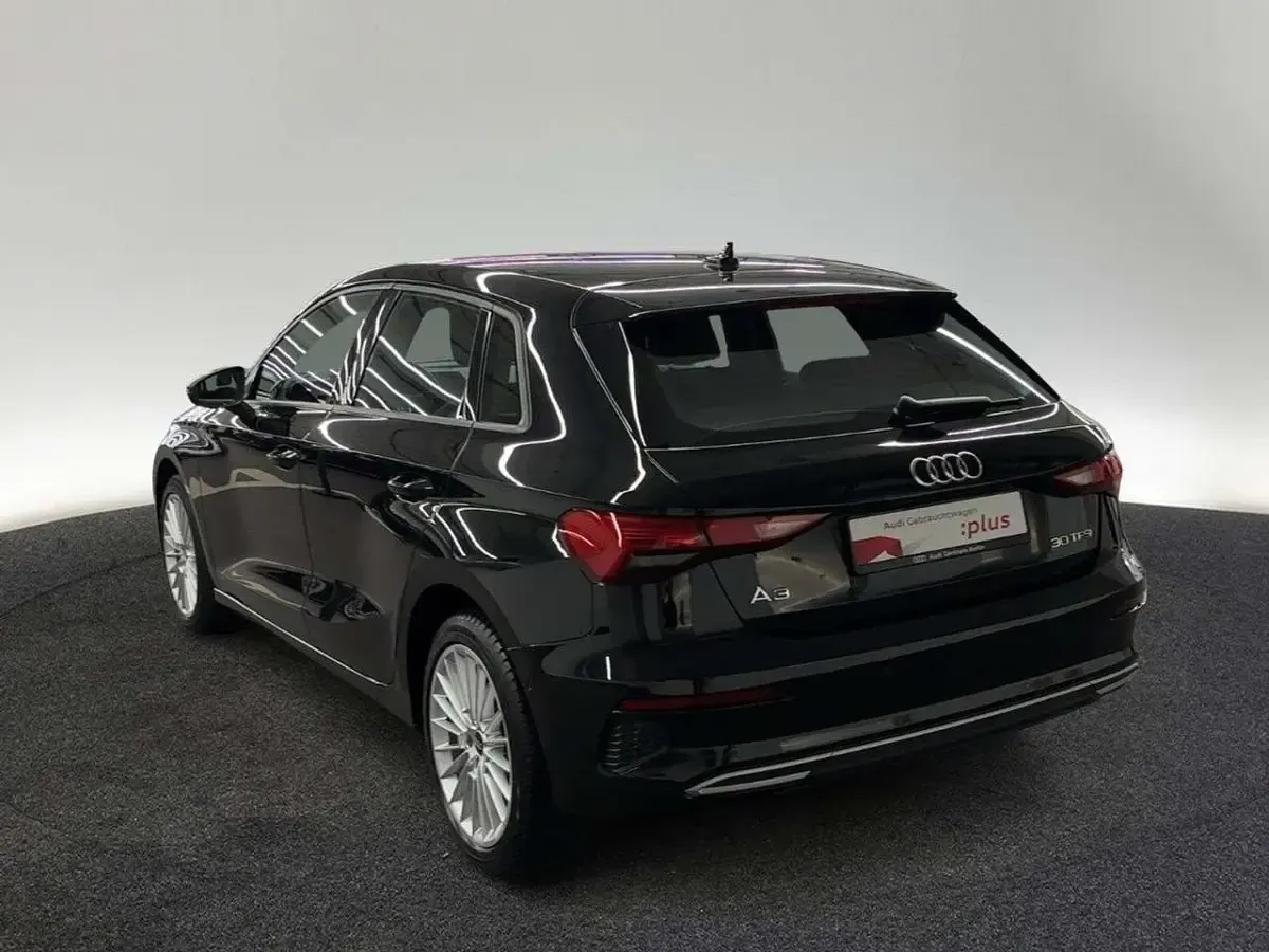 Gebraucht Audi A3 Advanced Plus 110 PS (80 kW) 2023 Mythosschwarz metallic Limousine
