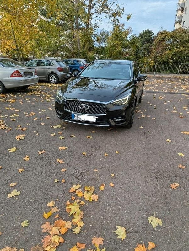 Gebraucht Infiniti Q30 Business 170 PS (125 kW) 2017 Schwarz Limousine