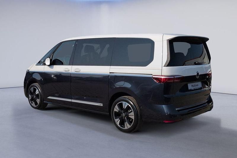 Neu VW Multivan 150 PS (110 kW) 2026 Candyweiß/ starlight blue me Van