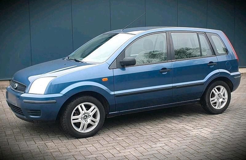 Gebraucht Ford Fusion 80 PS (58 kW) 2011 Blau Kleinwagen