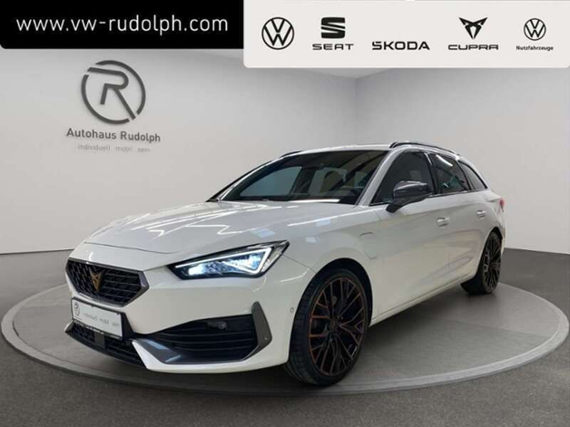 "candy" weiss Gebraucht 2021 Cupra Leon VZ Kombi | 25.750 € (Fairer Preis) - Bild 1/4