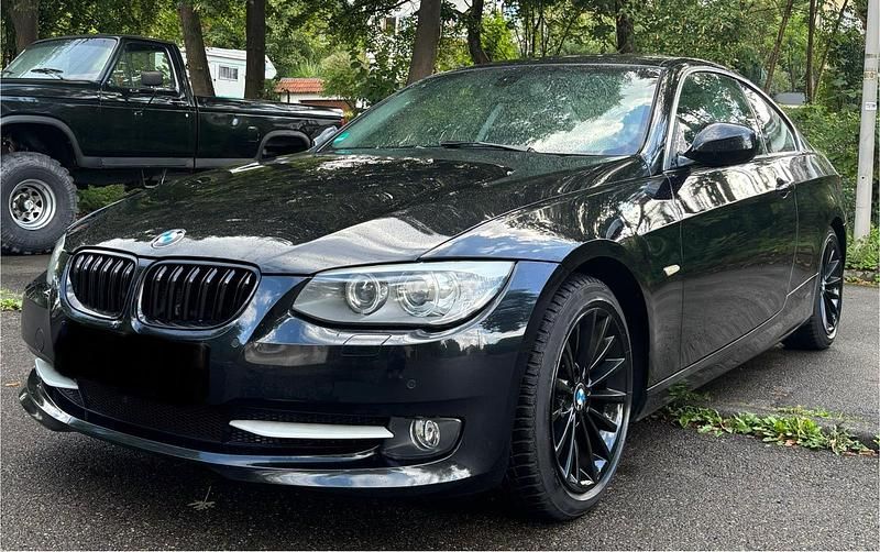Schwarz Gebraucht 2011 BMW 325 Coupé | 8.999 € (Guter Preis) - Bild 1/4
