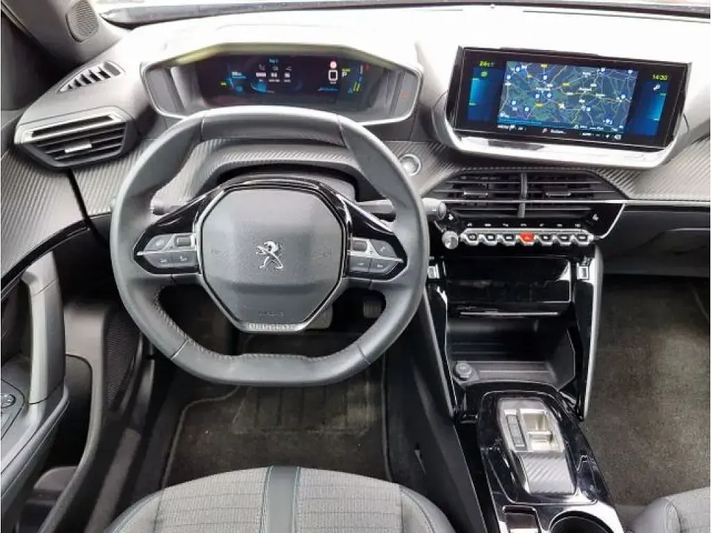 Gebraucht Peugeot e-2008 100 kW (136 PS) 2023 Perla nera schwarz metalli (metallic) SUV