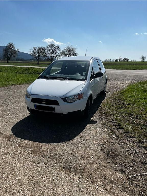 Gebraucht Mitsubishi Colt 75 PS (55 kW) 2012 Weiß Kleinwagen