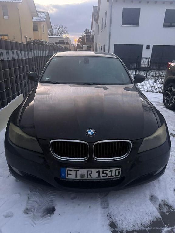 Schwarz Gebraucht 2009 BMW 318 Limousine | 3.400 € (Guter Preis) - Bild 1/4