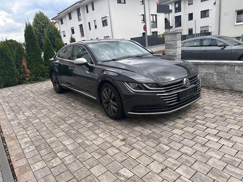 Grau Gebraucht 2019 VW Arteon Elegance Limousine | 21.100 € (Superpreis) - Bild 1/4