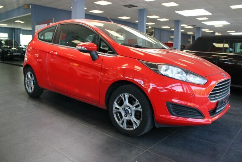 Rot Gebraucht 2013 Ford Fiesta Kleinwagen | 5.980 € (Teuer) - Bild 1/4