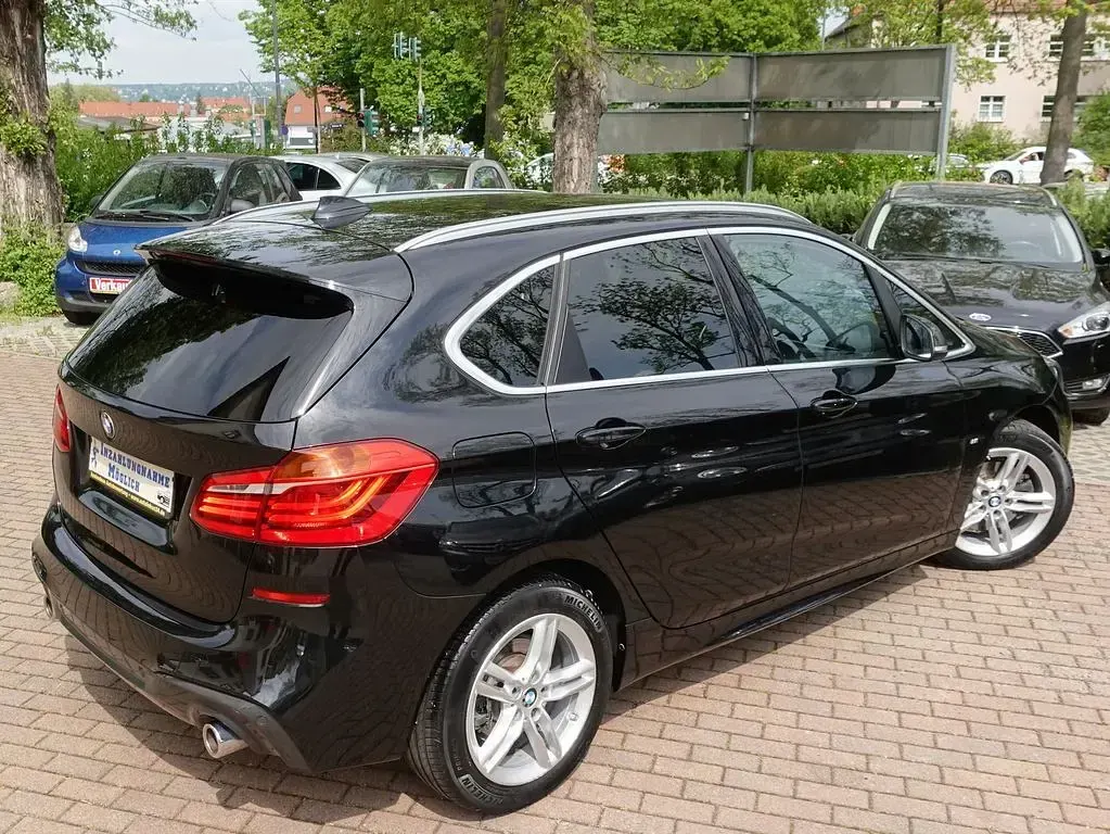 Gebraucht BMW 220 Active Tourer M Sport 192 PS (141 kW) 2020 Schwarz Van / Kleinbus