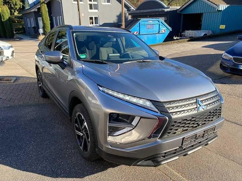 Gebraucht Mitsubishi Eclipse Cross Basis 188 PS (138 kW) 2022 Grau SUV