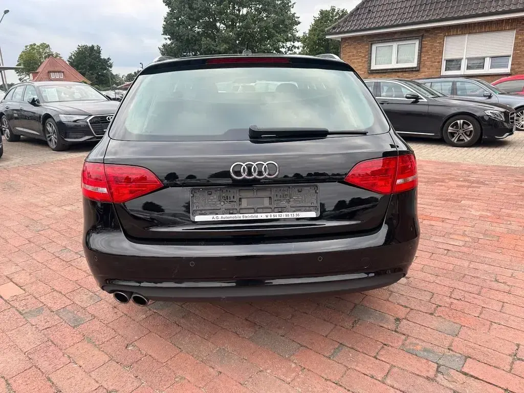 Gebraucht Audi A4 Attraction 150 PS (110 kW) 2014 Schwarz Limousine