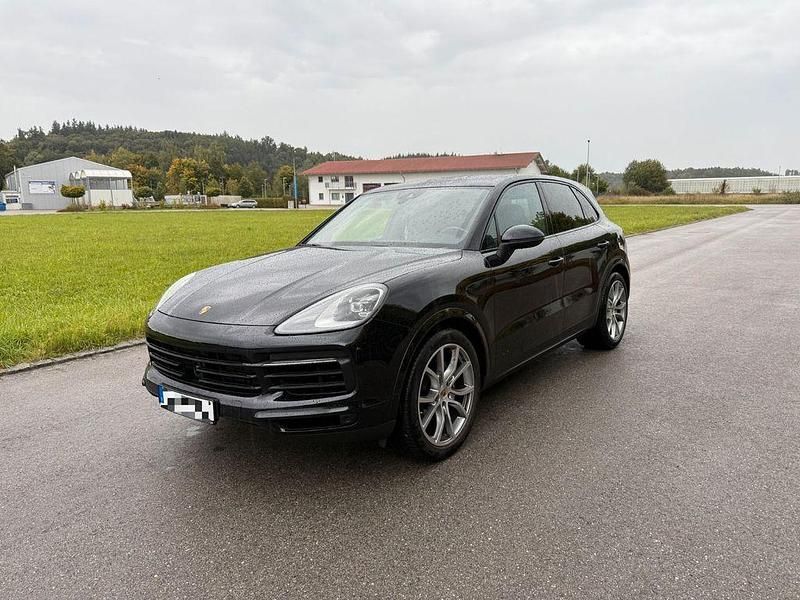 Schwarz Gebraucht 2019 Porsche Cayenne SUV | 57.800 € (Etwas zu teuer) - Bild 1/4