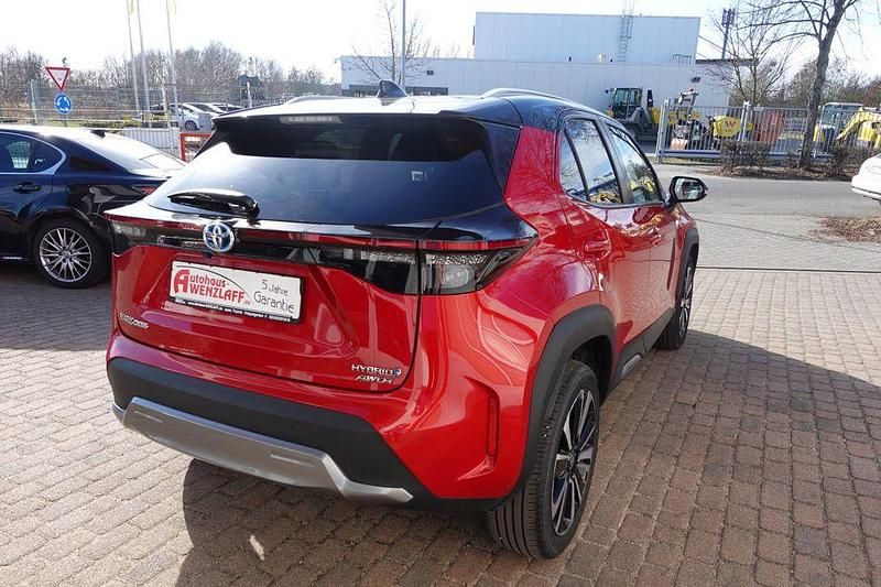 Gebraucht Toyota Yaris Cross 116 PS (85 kW) 2022 Rot SUV