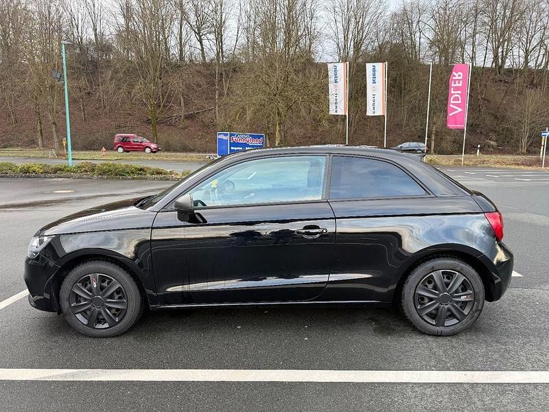 Gebraucht Audi A1 Attraction 86 PS (63 kW) 2013 Schwarz Kleinwagen