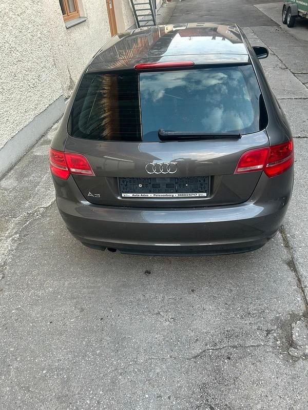 Gebraucht Audi A3 Sportback 102 PS (75 kW) 2010 Grau Kleinwagen