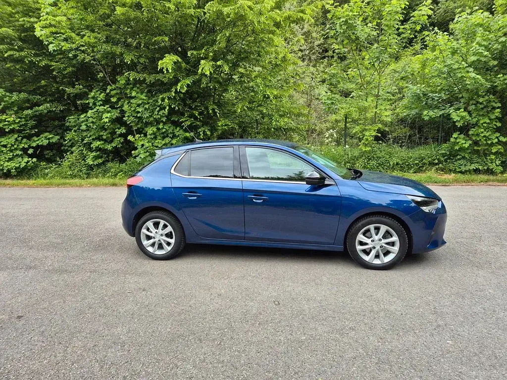 Używany Opel Corsa Ultimate 101 KM (74 kW) 2021 Niebieski Hatchback