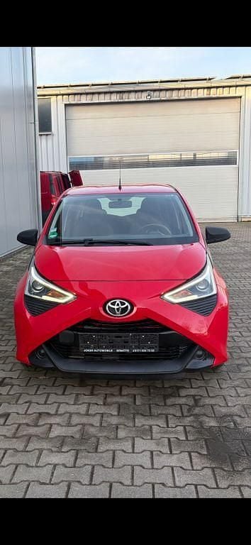 Rot Gebraucht 2020 Toyota Aygo Kleinwagen | 7.450 € (Guter Preis) - Bild 1/4