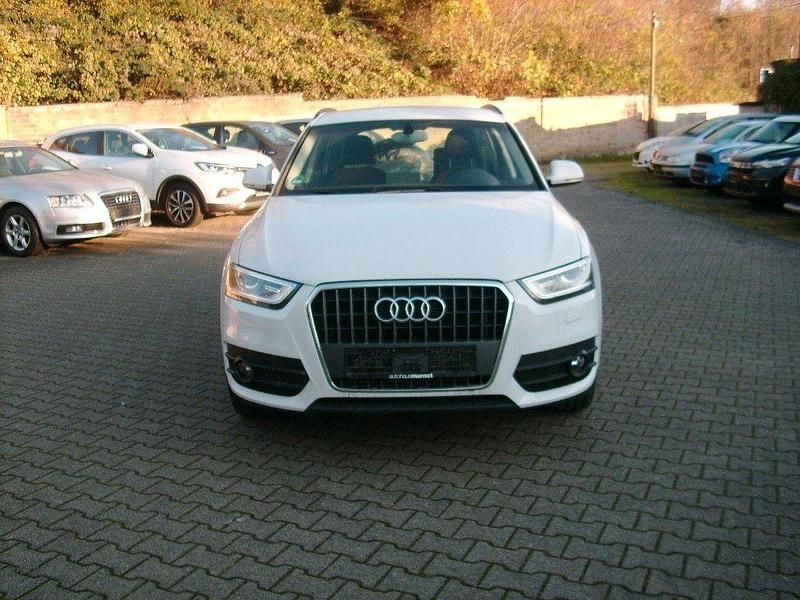 Weiß Gebraucht 2012 Audi Q3 SUV | 13.599 € (Fairer Preis) - Bild 1/4
