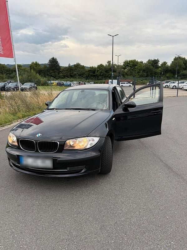 Schwarz Gebraucht 2007 BMW 116 Kleinwagen | 3.299 € (Fairer Preis) - Bild 1/4