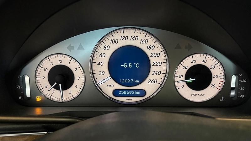 Gebraucht Mercedes E280 231 PS (169 kW) 2005 Schwarz Limousine