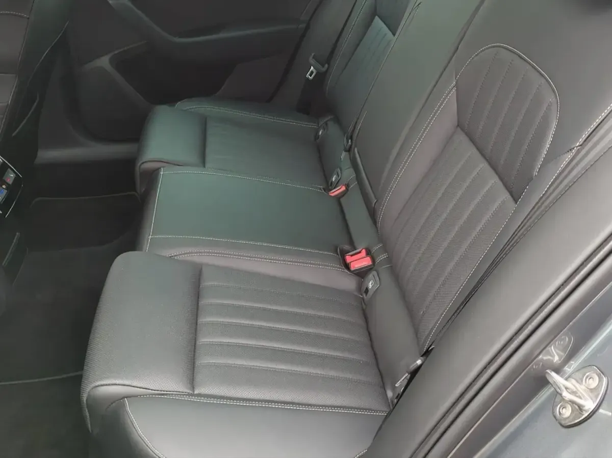 Gebraucht Skoda Superb LAURIN & KLEMENT 200 PS (147 kW) 2023 Graphitegrau metallic Kombi