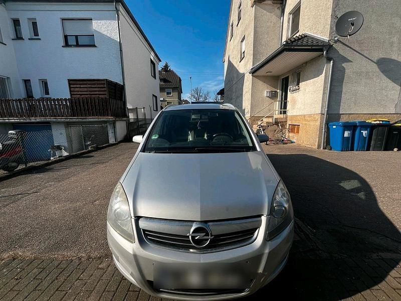 Silber Gebraucht 2008 Opel Zafira Van / Kleinbus | 2.199 € (Fairer Preis) - Bild 1/4