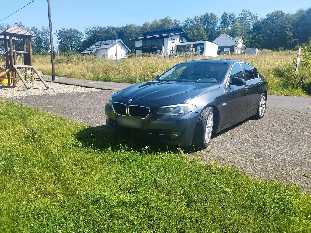 Gebraucht BMW 528 258 PS (189 kW) 2010 Schwarz Limousine