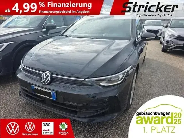 Gebraucht VW Golf VIII Life 150 PS (110 kW) 2024 Grenadillschwarz metallic (metallic) Kombi