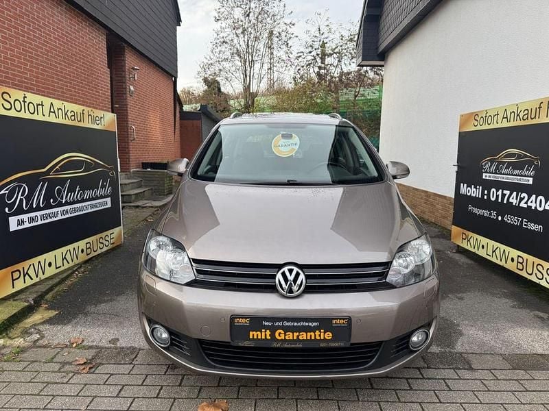 Braun Gebraucht 2009 VW Golf Plus Cross Comfortline Van / Kleinbus | 8.749 € (Fairer Preis) - Bild 1/4