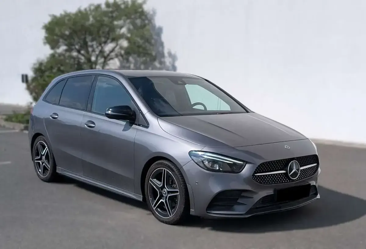 Gebraucht Mercedes B180 AMG 116 PS (85 kW) 2019 Mountaingrau  met. Kleinwagen