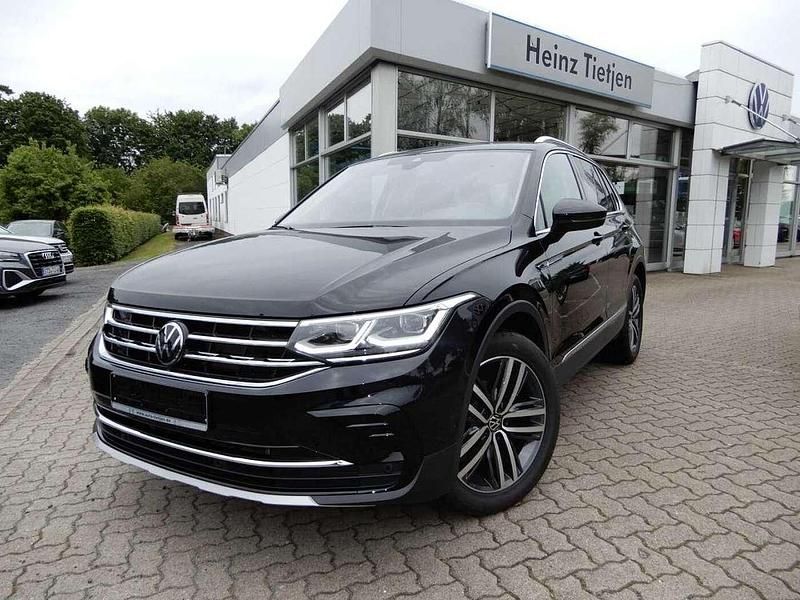 Schwarz Gebraucht 2023 VW Tiguan Elegance SUV | 41.490 € - Bild 1/4