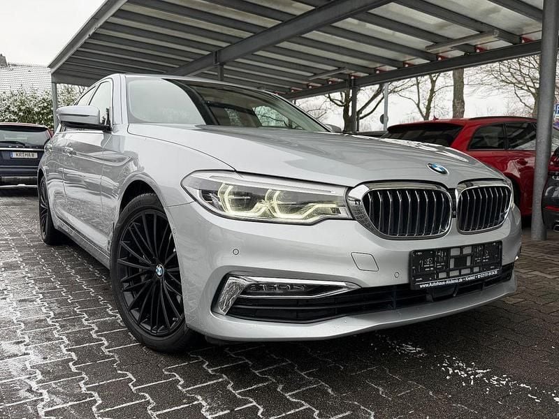 Silber Gebraucht 2019 BMW 530 Luxury Line Limousine | 32.900 € (Guter Preis) - Bild 1/4