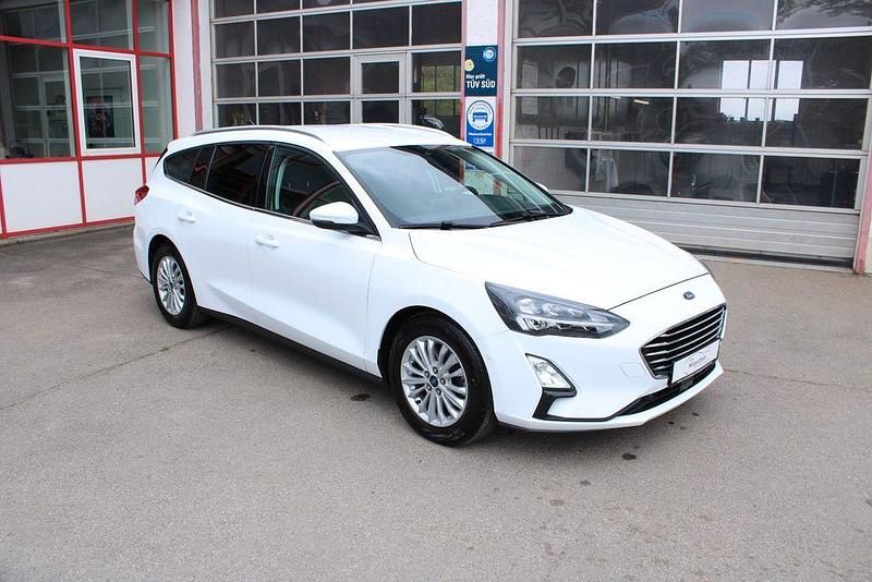 Używany Ford Focus Titanium 150 KM (110 kW) 2020 Biały Sedan/Limuzyna
