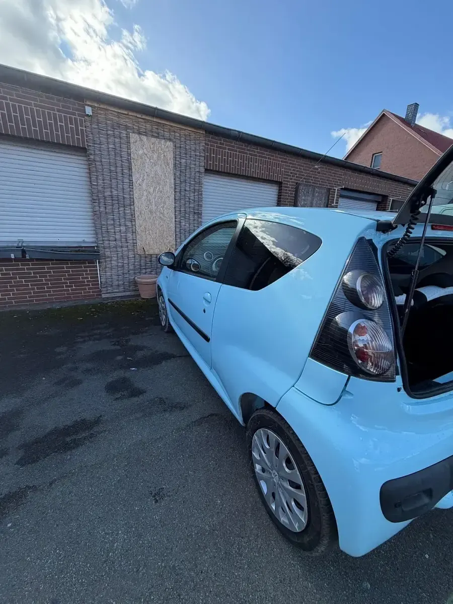Gebraucht Citroën C1 68 PS (50 kW) 2013 Blau Kleinwagen