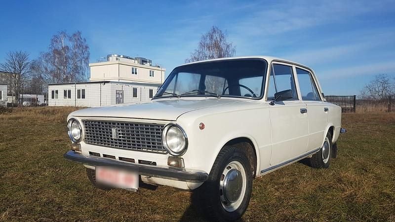 Gebraucht Lada 2107 60 PS (44 kW) 1984 Weiß Limousine
