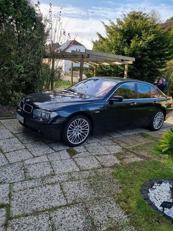Schwarz Gebraucht 2004 BMW 745 Sport Line Limousine | 9.500 € - Bild 1/4